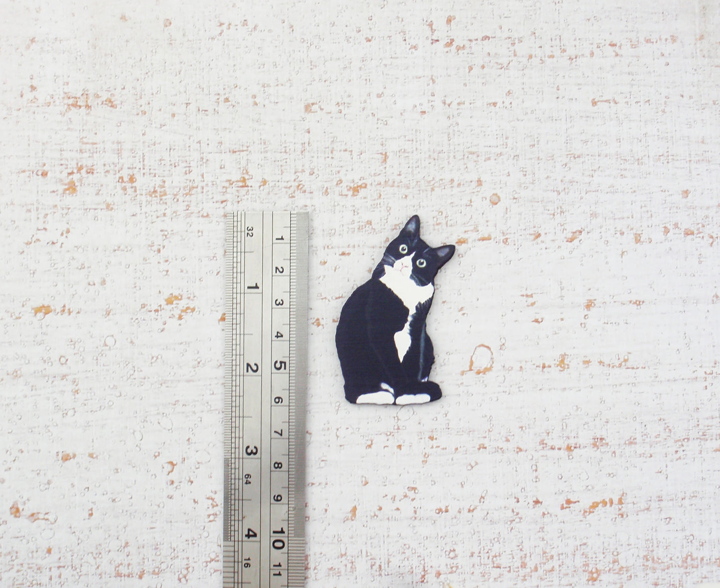 Black and white cat brooch. Laser cut wooden brooch. Black cat pin. Cat broach. Cat brooch. Furbaby brooch, tuxedo cat