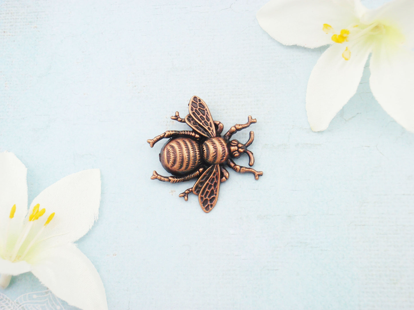 Bronze bee brooch. Silver, gold, copper, rainbow Bee jewelry. Bee pin. Bee broach. Antiqued bee brooch. Dainty small vintage style brooch